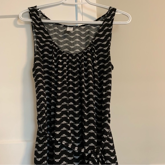 SOLD- Old Navy sleeveless maternity dress, small, long length. Black and white. - Picture 5 of 5